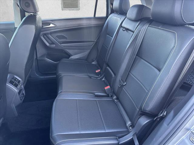 Used 2021 Volkswagen Tiguan SEL w/ 2-Row Tiguan MDO Package image 18