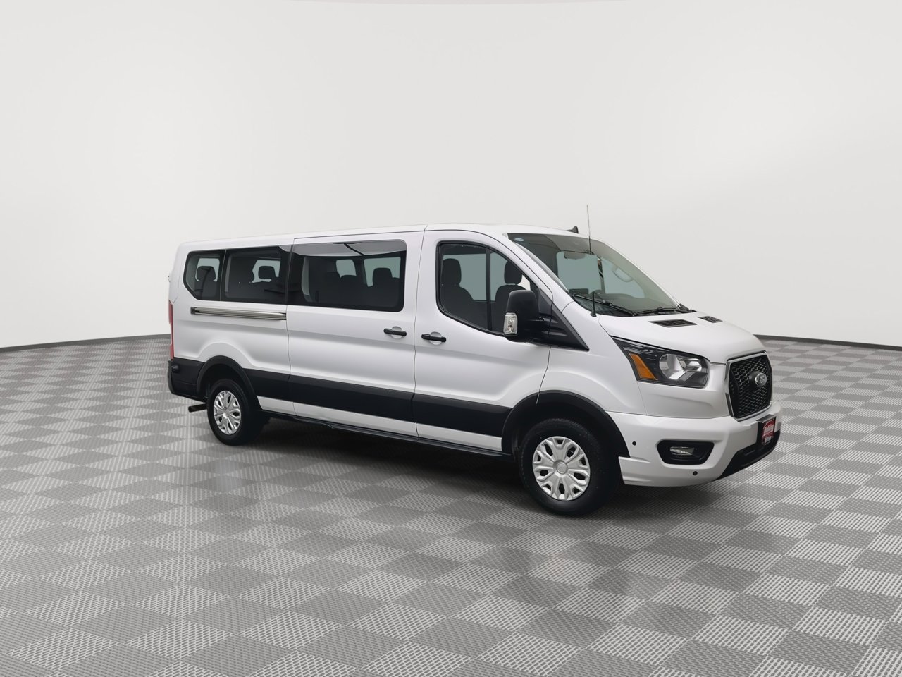 Used 2024 Ford Transit 350 XLT RWD image 29