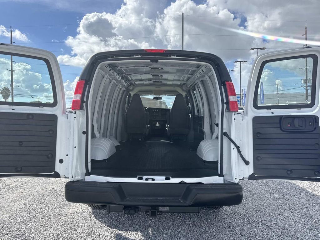 New 2025 Chevrolet Express 2500 w/ Enhanced Convenience Package image 8