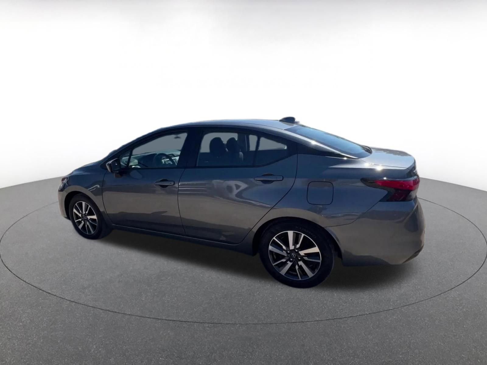 Used 2025 Nissan Versa SV FWD image 10