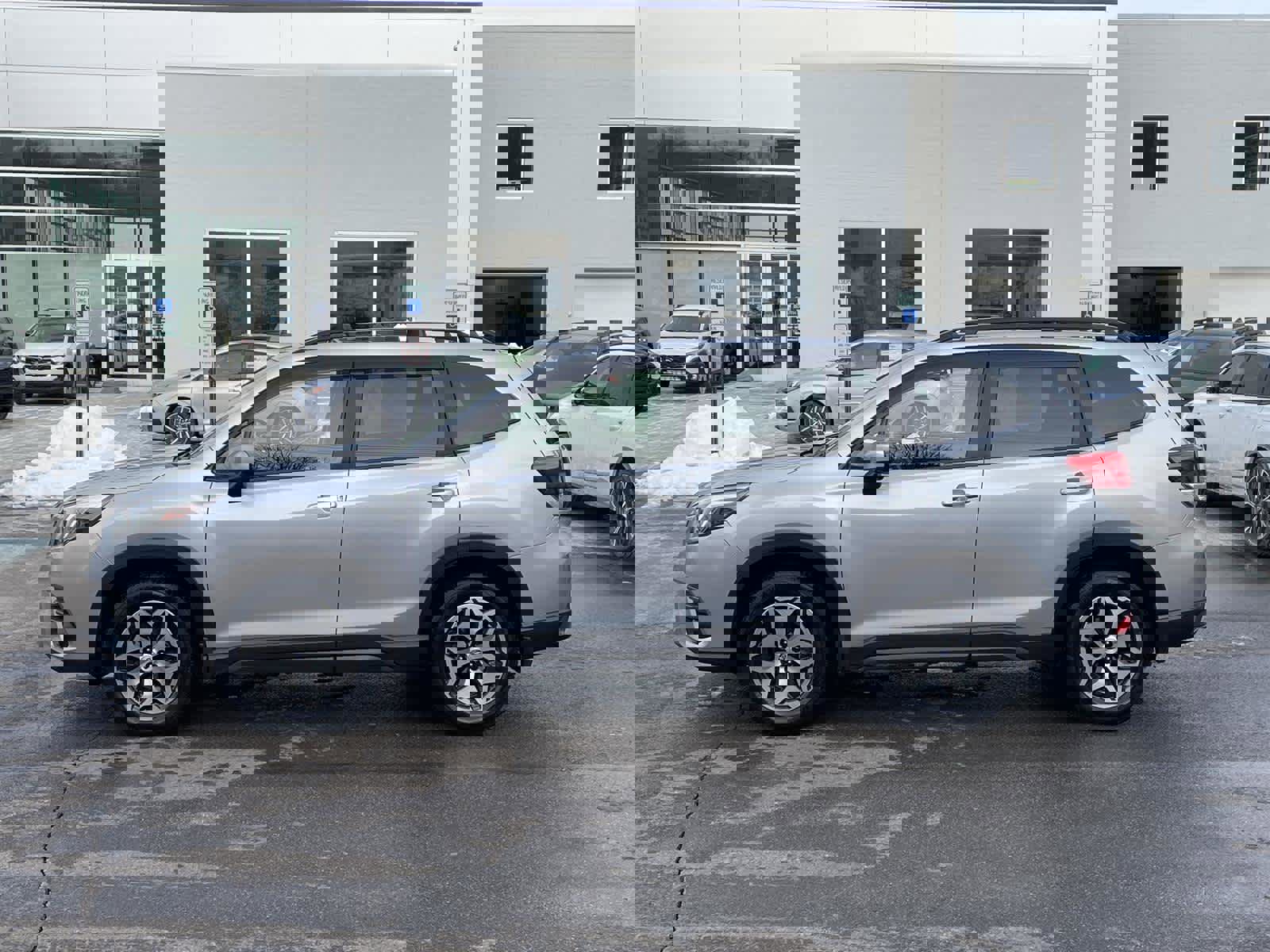 Used 2022 Subaru Forester Premium image 2