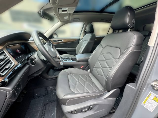 Certified 2025 Volkswagen Atlas SE FWD image 14