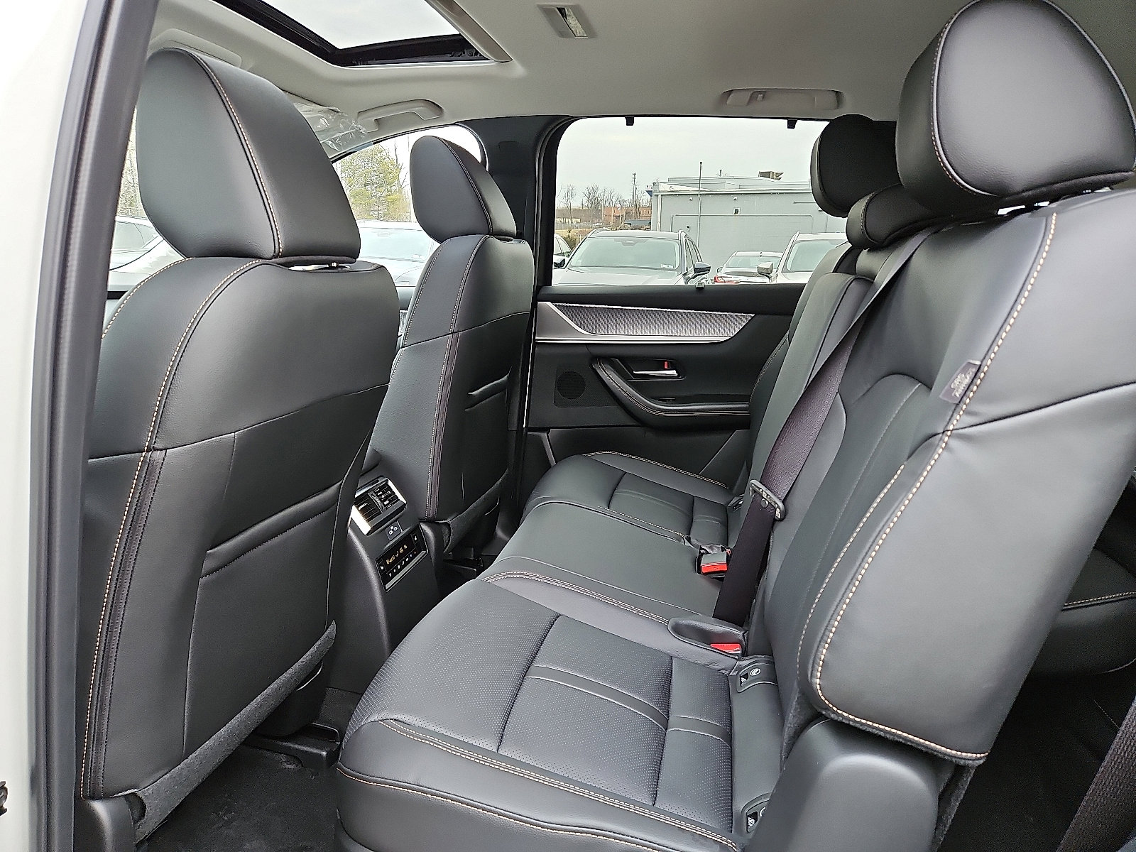 New 2026 MAZDA CX-90 Plug-In Hybrid w/ Preferred image 8