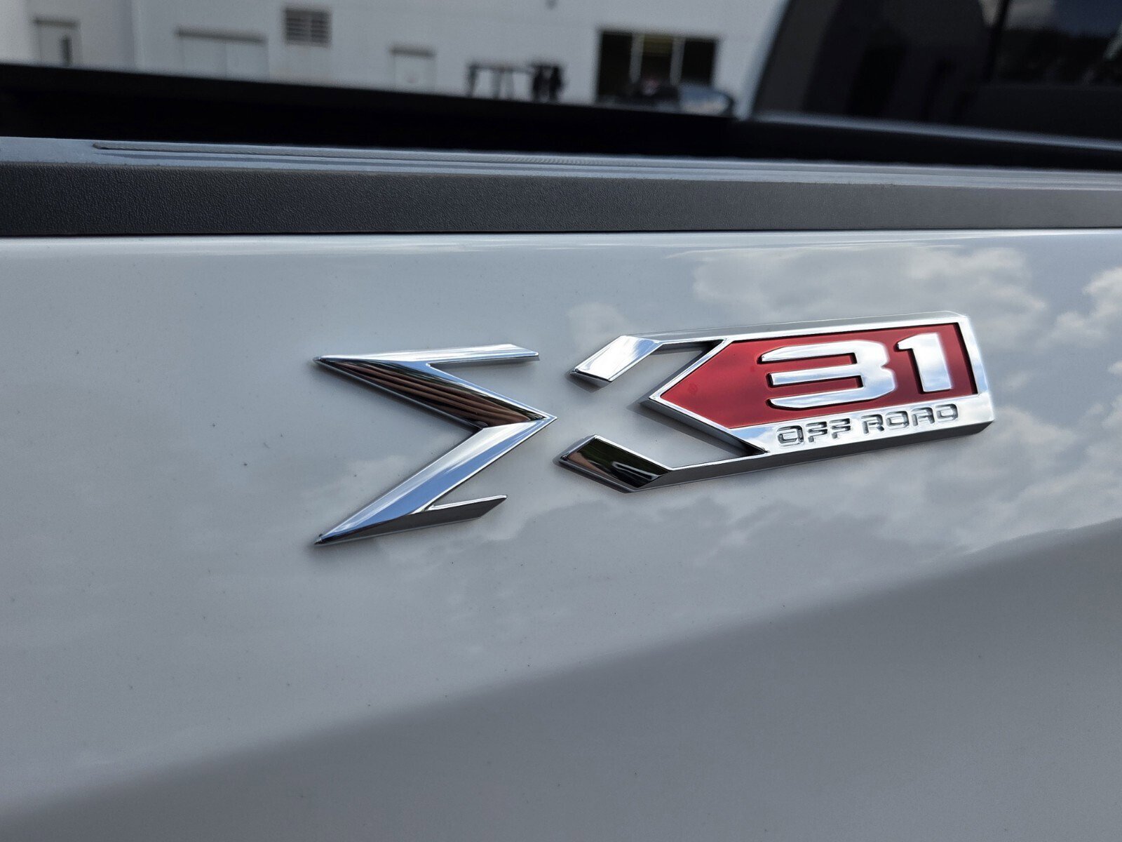 Used 2024 GMC Sierra 1500 SLT w/ SLT Premium Plus Package AWD/4WD image 19