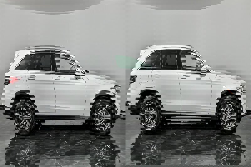 Used 2022 Mercedes-Benz GLC 300 4MATIC image 13