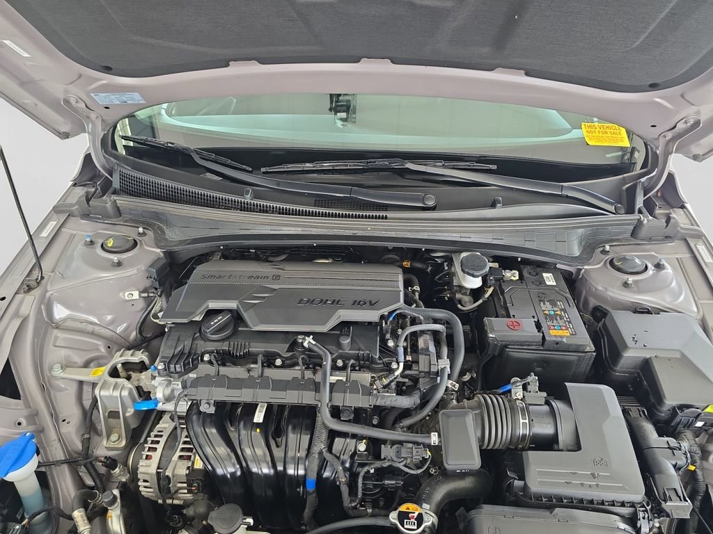 Used 2025 Hyundai Elantra Limited image 20