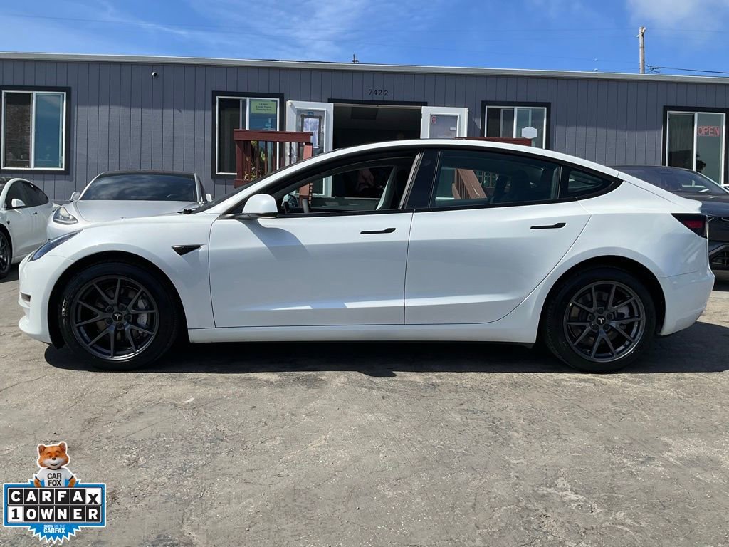 Used 2023 Tesla Model 3 Standard Range image 5