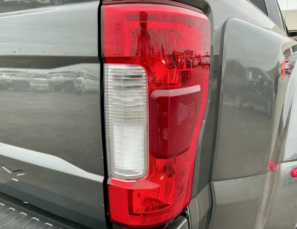 Used 2019 Ford F350 Lariat w/ Lariat Ultimate Package image 16