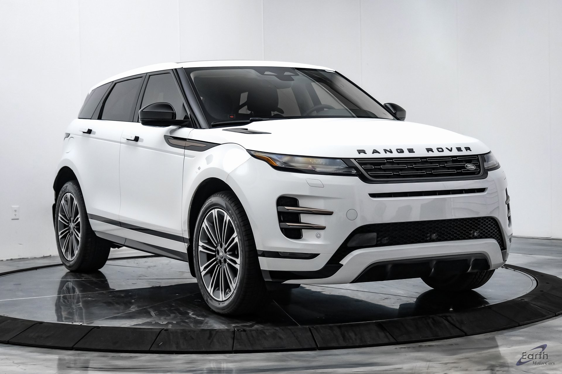 Used 2024 Land Rover Range Rover Evoque Dynamic SE image 19