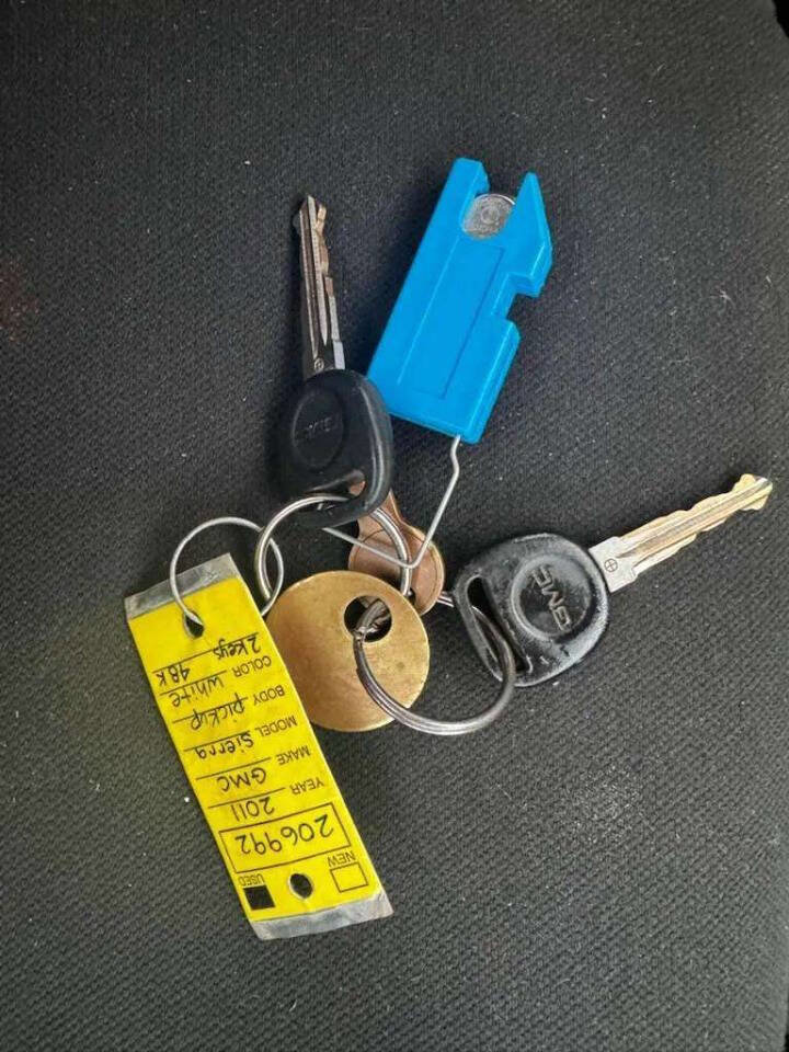 Used 2011 GMC Sierra 2500 W/T w/ Snow Plow Prep Package image 23