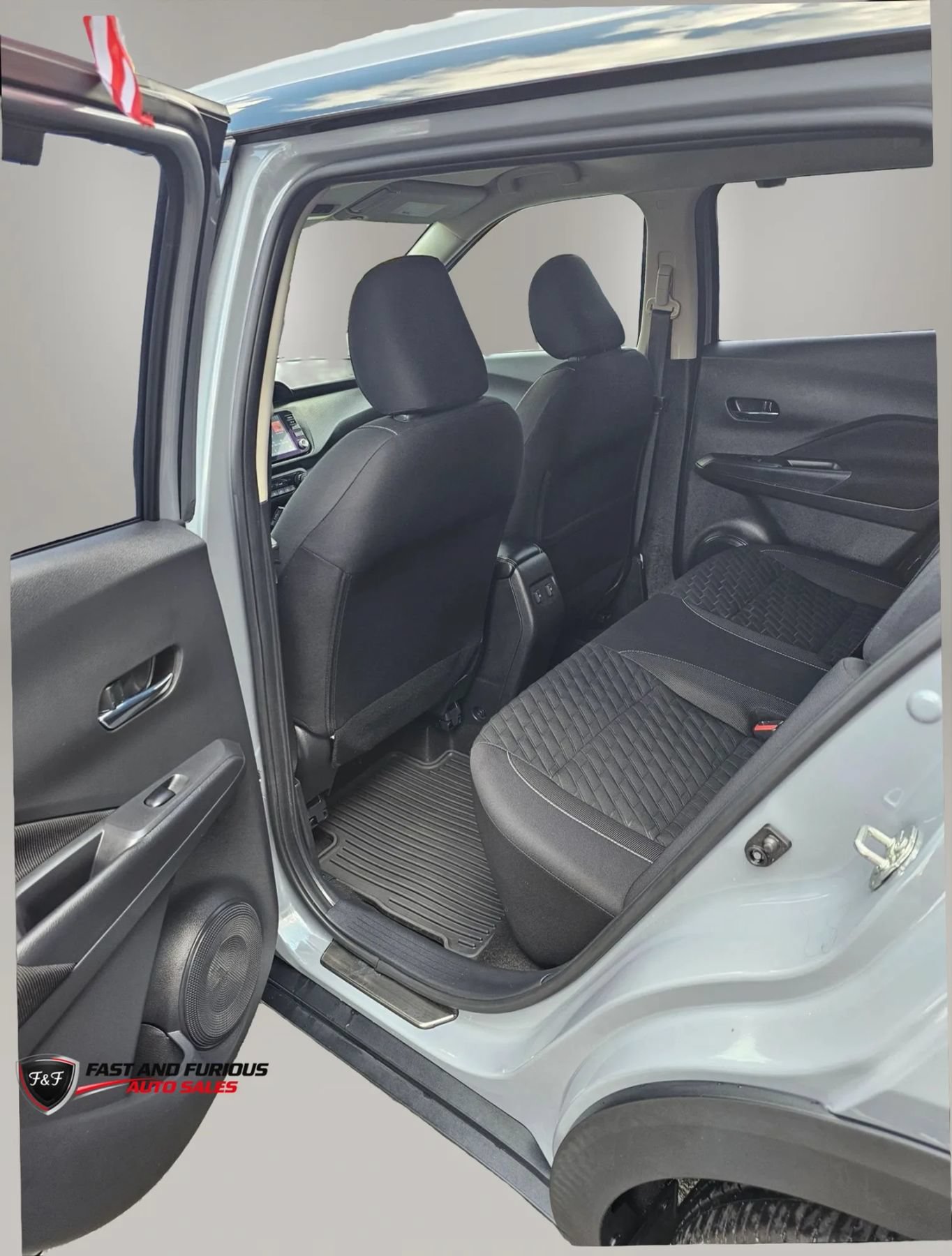 Used 2022 Nissan Kicks SV FWD image 7