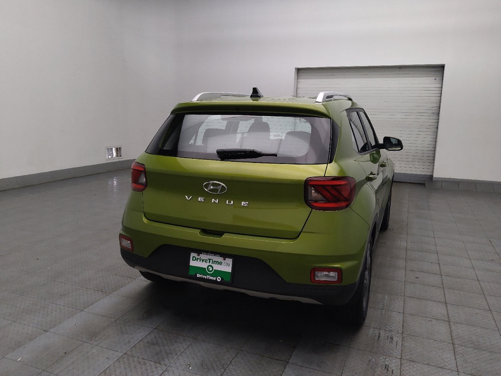 Used 2022 Hyundai Venue SEL FWD image 9