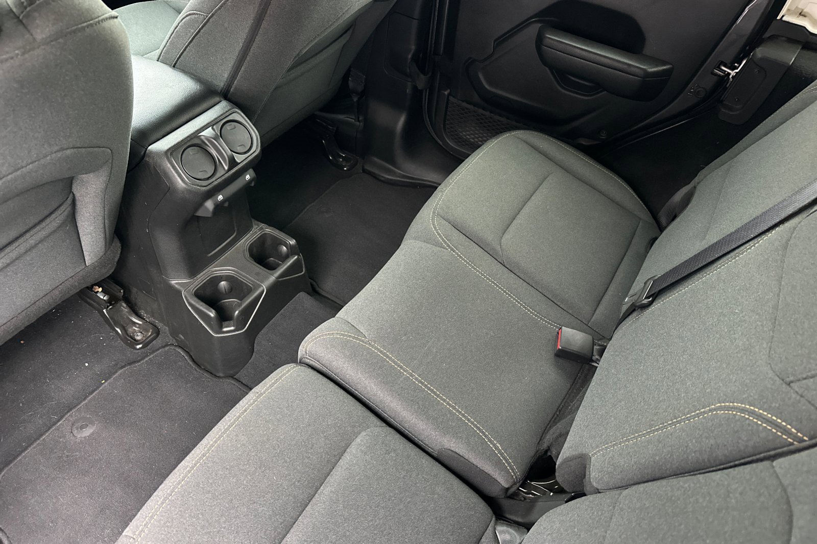 Used 2024 Jeep Wrangler Sport S image 10