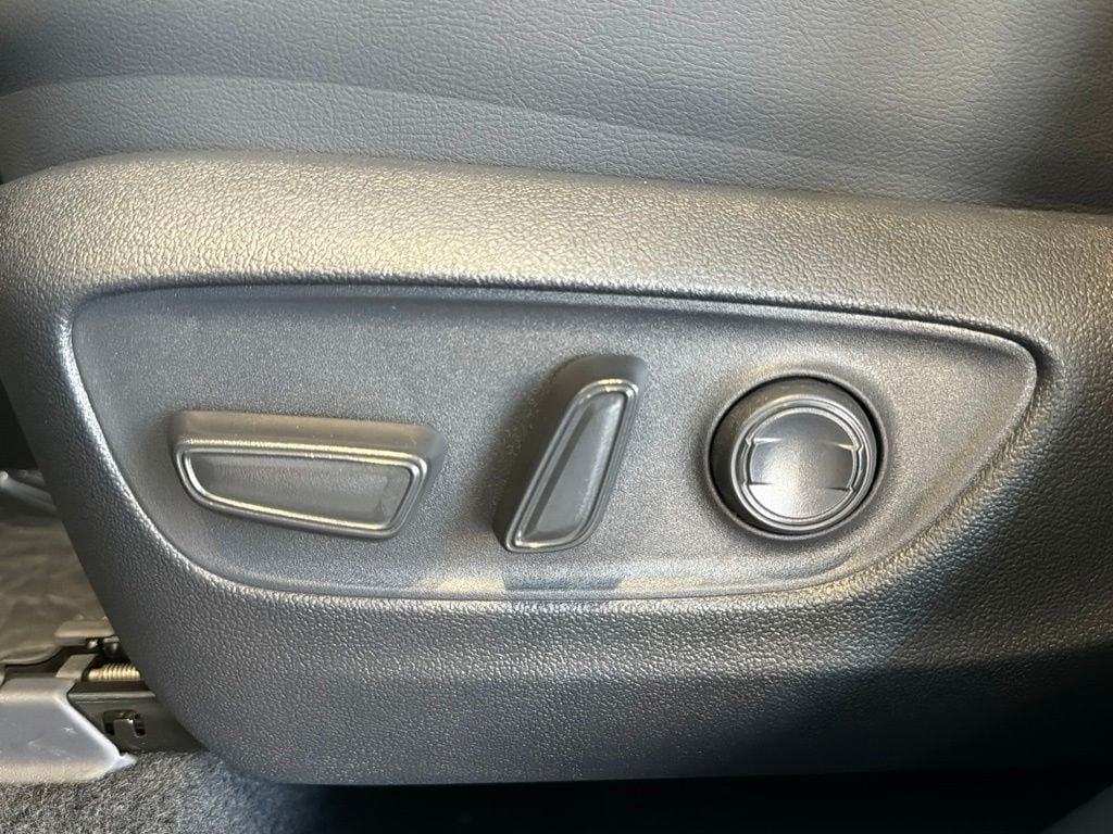New 2026 Toyota Highlander XSE AWD/4WD image 18