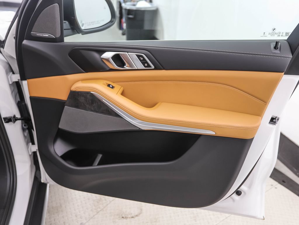 Used 2026 BMW X5 xDrive50e w/ Executive Package image 27