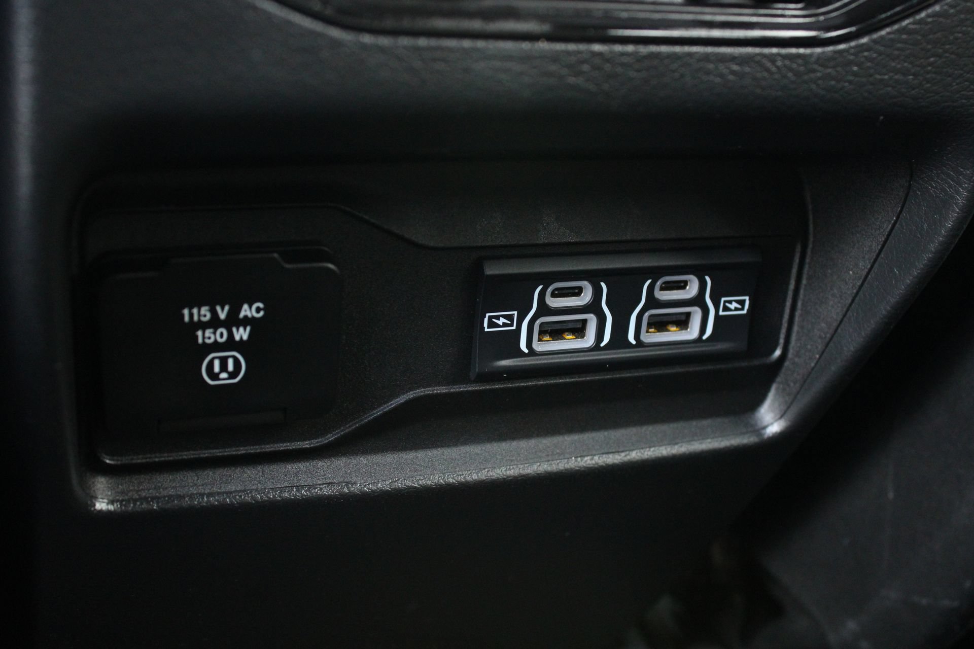 Used 2023 Jeep Grand Cherokee Altitude AWD/4WD image 21