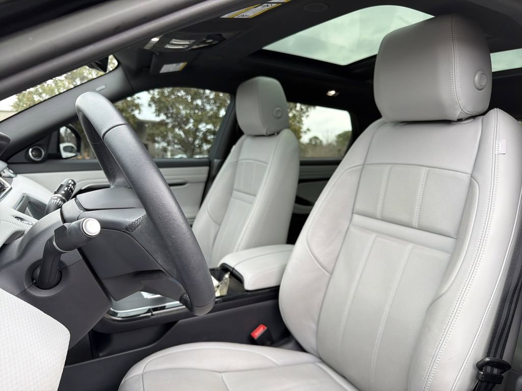 Used 2023 Land Rover Range Rover Evoque S image 4