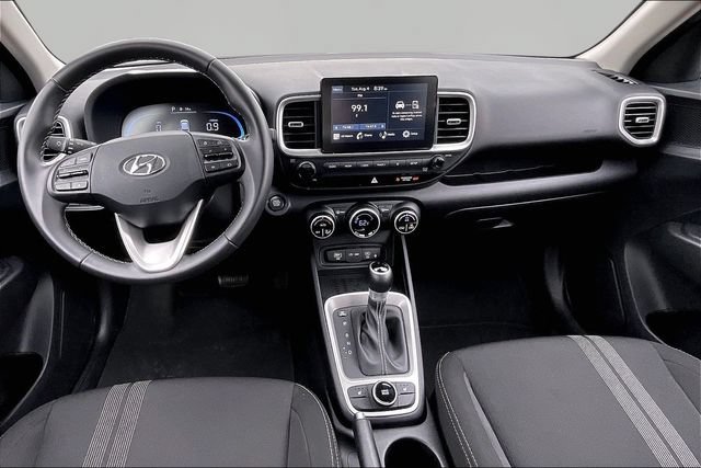 Used 2026 Hyundai Venue SEL FWD image 7