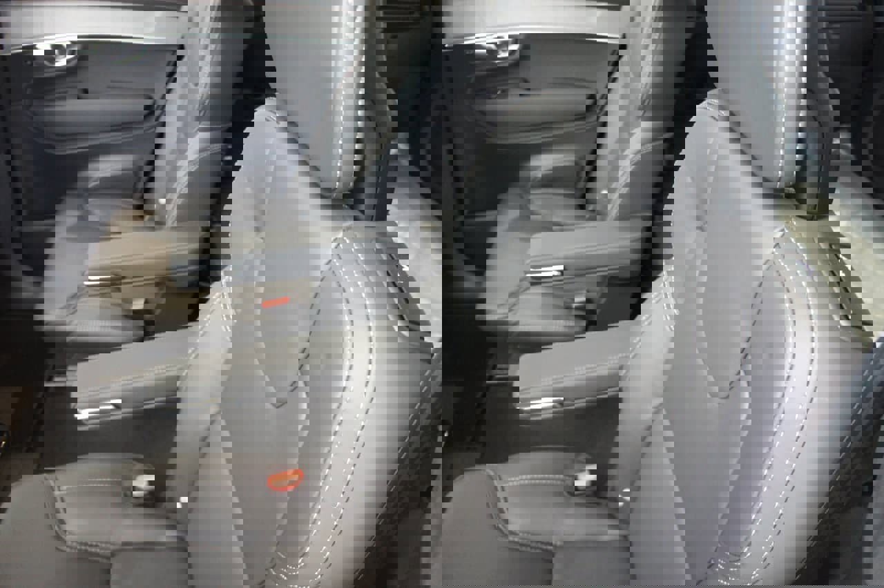 New 2026 Volvo XC90 B6 Ultra image 18