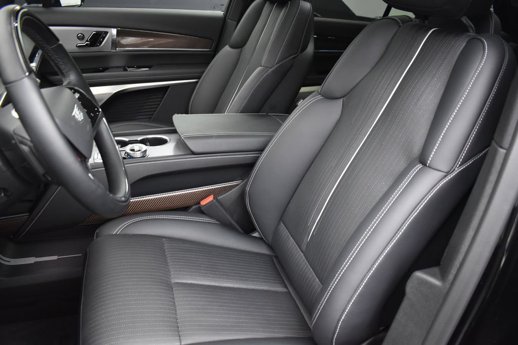 Certified 2026 Cadillac Vistiq Luxury w/ LPO, Floor Liner Package AWD/4WD image 11