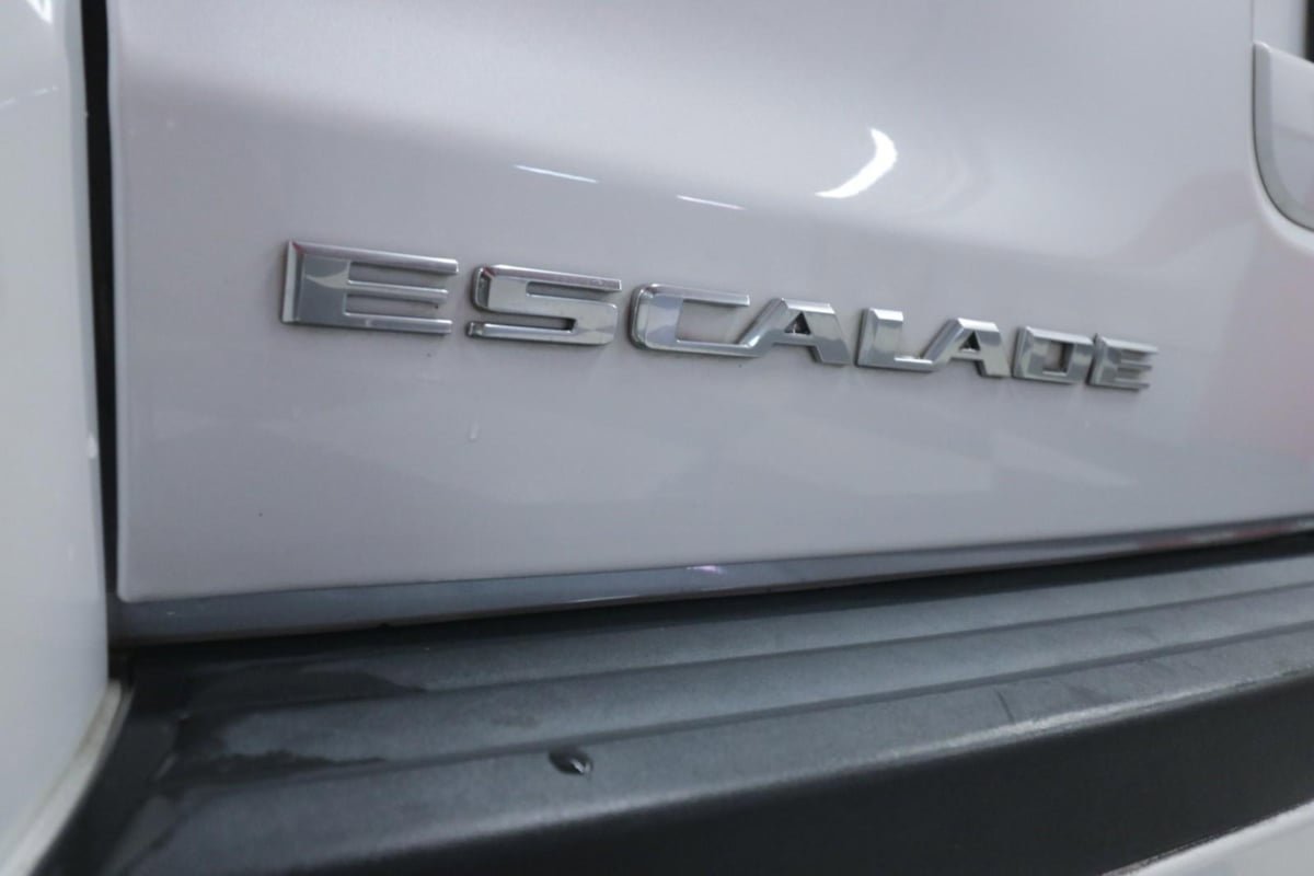 Used 2019 Cadillac Escalade ESV Premium Luxury image 33
