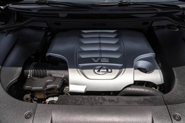 Used 2013 Lexus LX 570 4WD w/ Luxury Pkg image 28