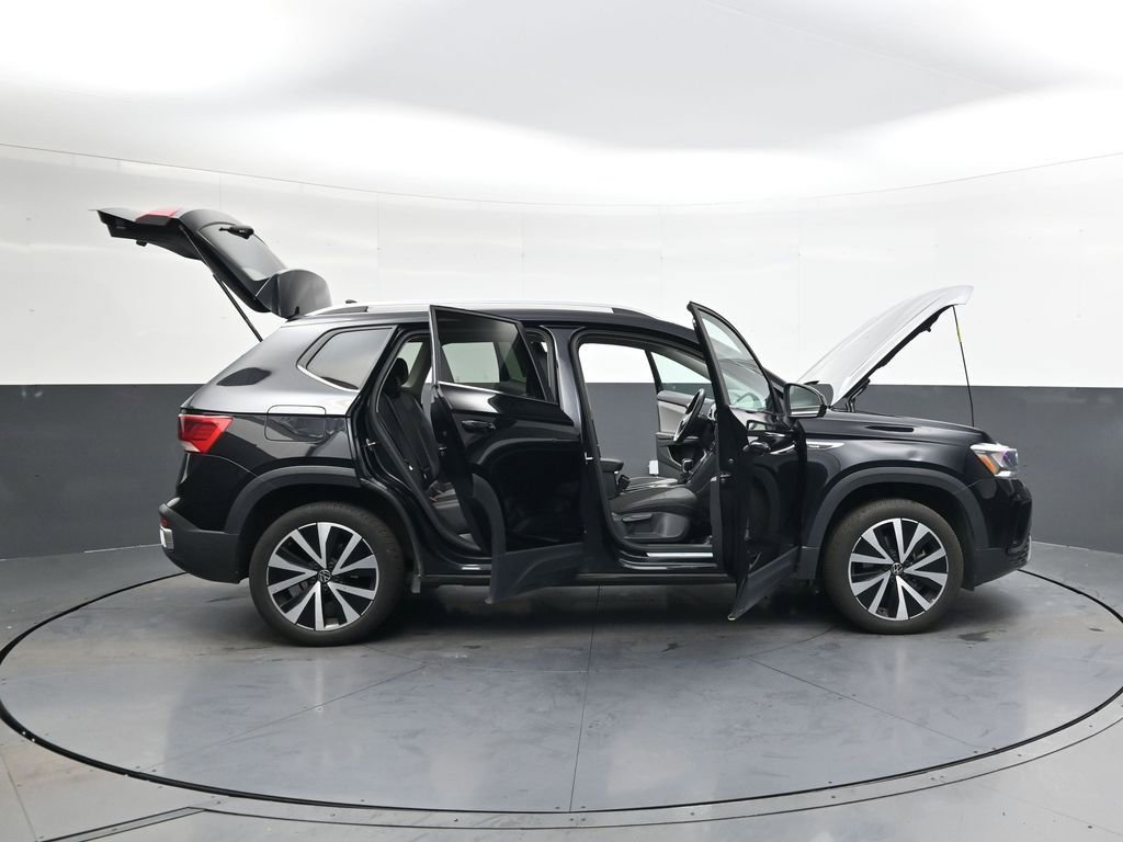 Used 2024 Volkswagen Taos SE image 45