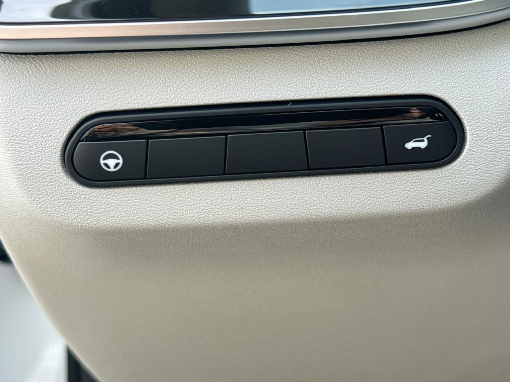 New 2027 INFINITI QX60 Luxe w/ Cargo Package FWD image 10