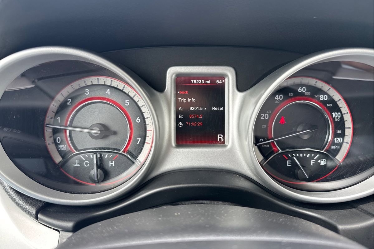 Used 2019 Dodge Journey SE w/ Connectivity Group FWD image 15