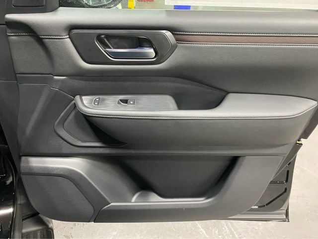 New 2025 Nissan Armada SL w/ Captain's Chari Seat Package AWD/4WD image 25
