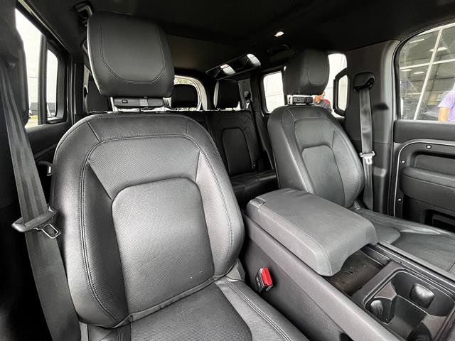 Used 2023 Land Rover Defender 110 S AWD/4WD image 9