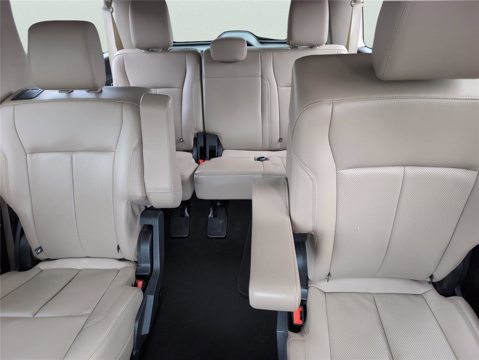 Used 2024 Ford Expedition Max XLT AWD/4WD image 31