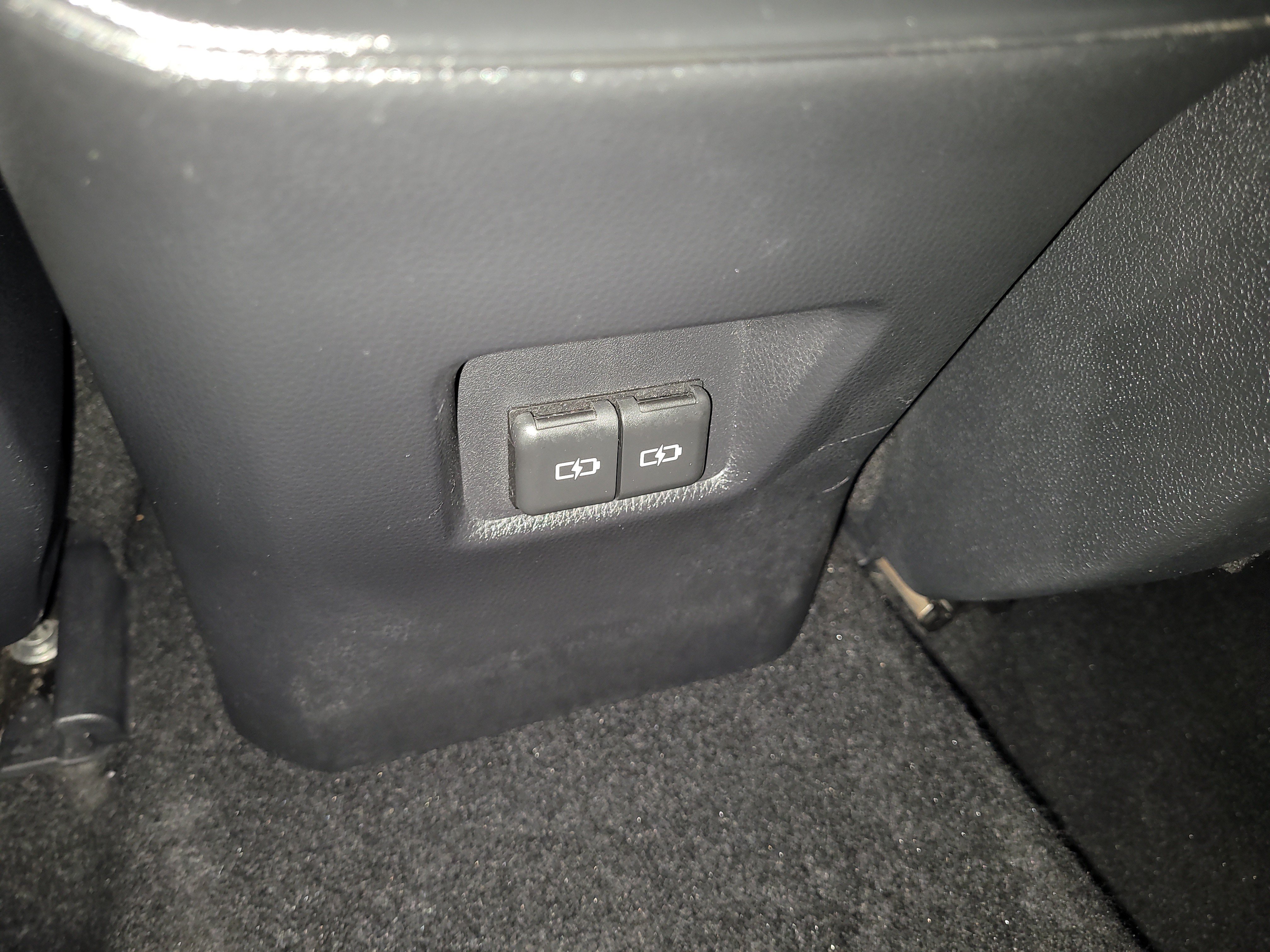 Used 2022 Toyota RAV4 XLE Premium FWD image 13