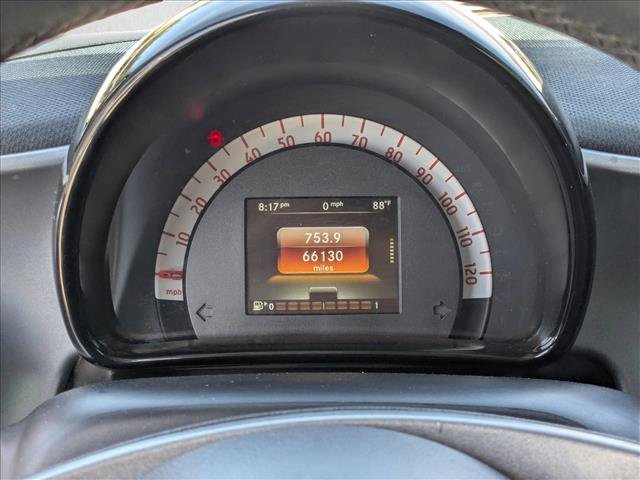 Used 2016 smart fortwo passion image 3