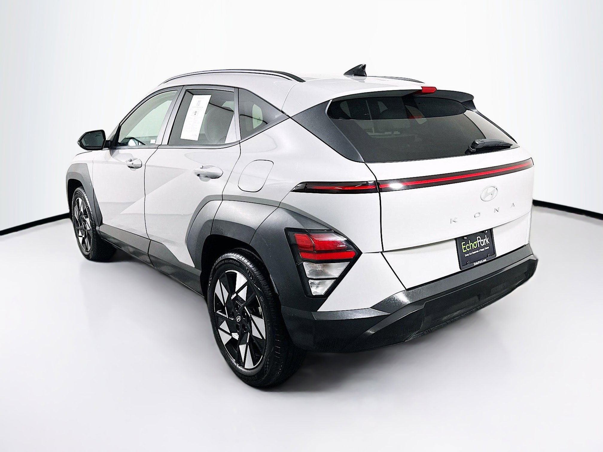 Used 2025 Hyundai Kona SEL image 5