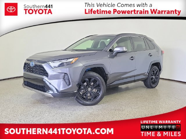 Used 2022 Toyota RAV4 SE AWD/4WD image 1