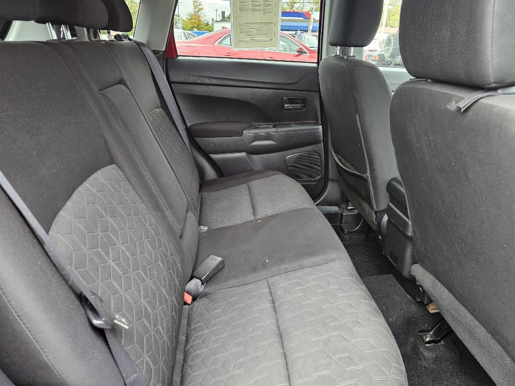 Used 2023 Mitsubishi Outlander Sport SE image 41