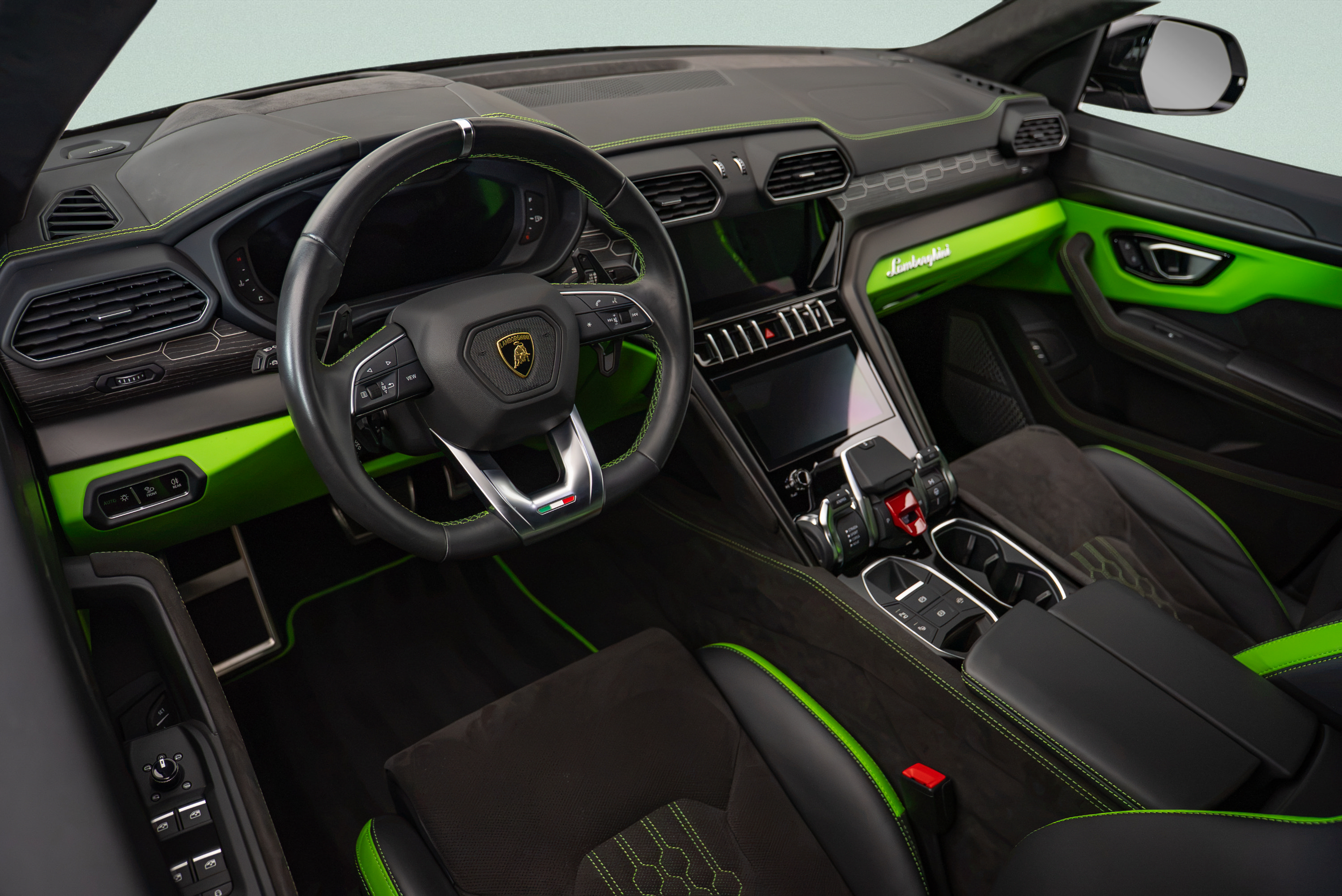 Used 2023 Lamborghini Urus S AWD/4WD image 7