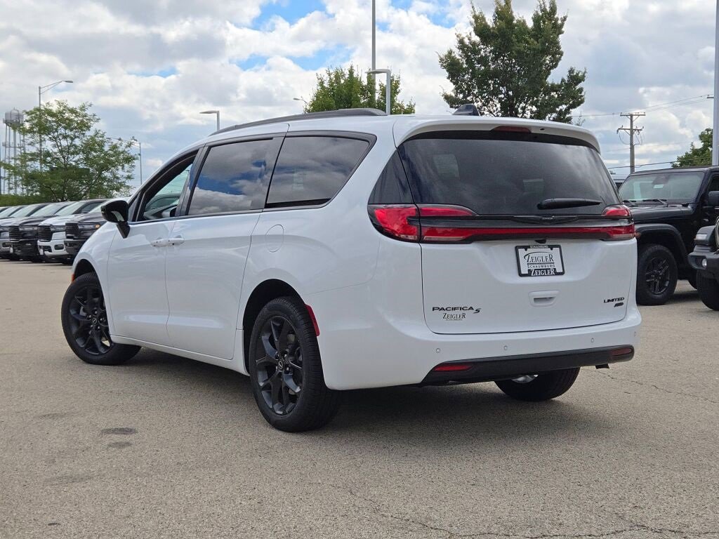 New 2026 Chrysler Pacifica Limited w/ S Appearance Package image 14