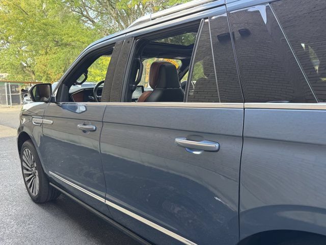 Used 2020 Lincoln Navigator L Reserve w/ Luxury Package AWD/4WD image 37