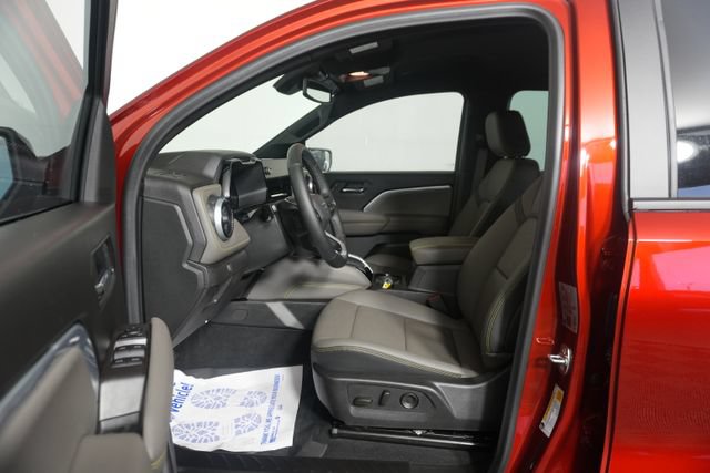 Used 2026 Chevrolet Colorado ZR2 w/ Technology Package AWD/4WD image 28