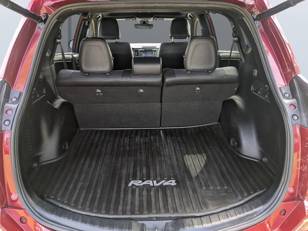 Used 2018 Toyota RAV4 SE w/ Power Extra Value Package image 13