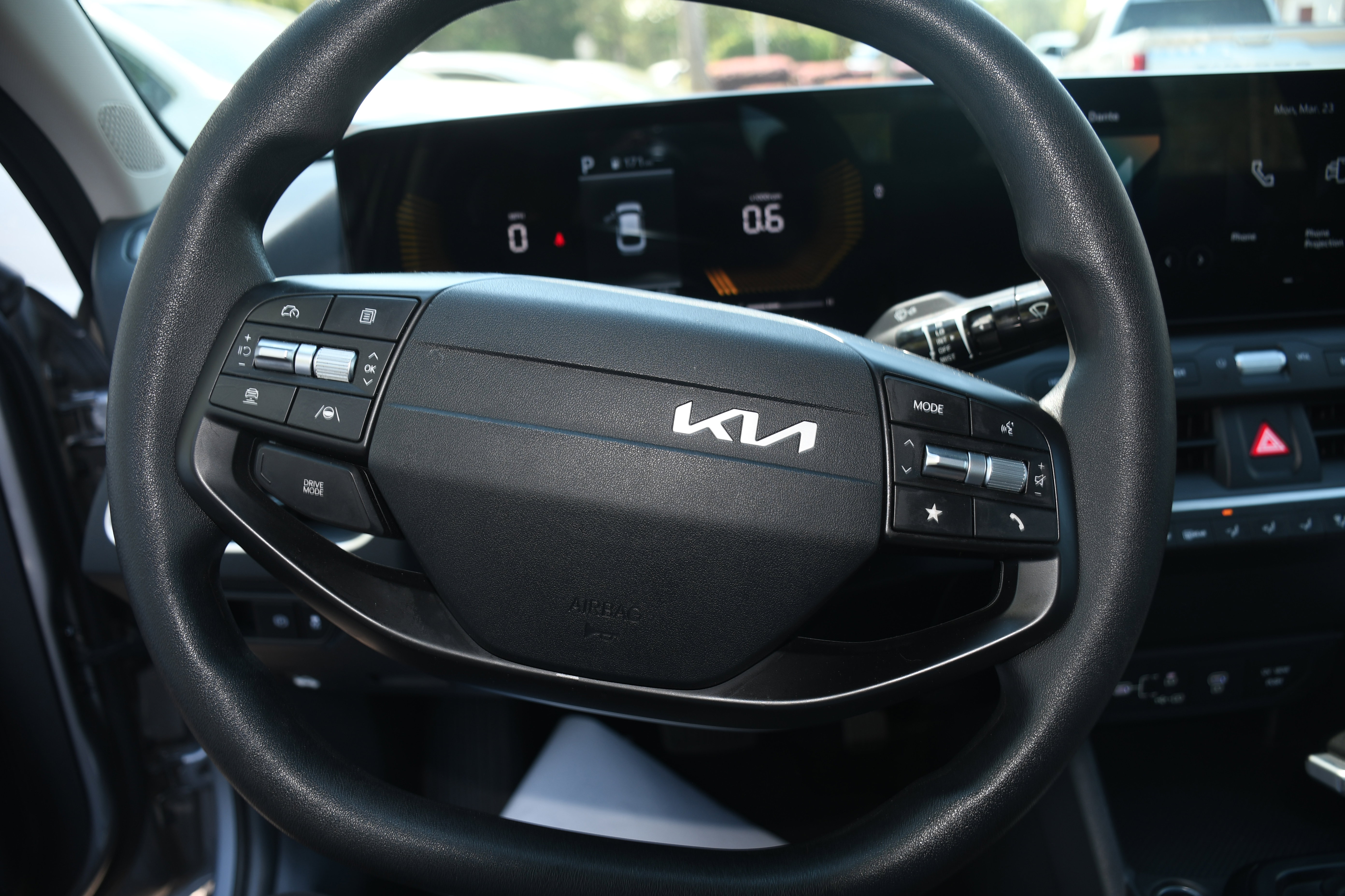 Used 2025 Kia K4 LXS image 12