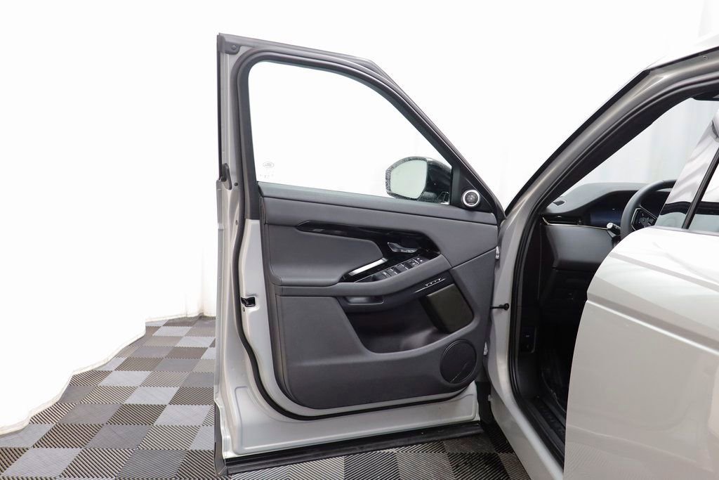 Used 2026 Land Rover Range Rover Evoque S image 3