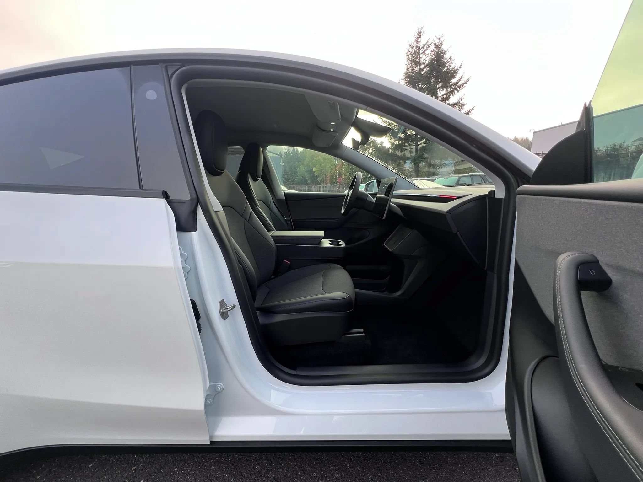 Used 2026 Tesla Model Y AWD image 17