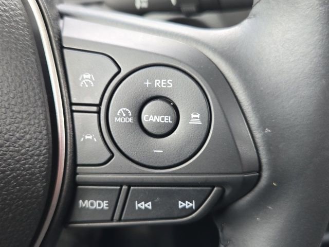 Used 2024 Toyota Corolla Cross LE w/ Moonroof Package image 15