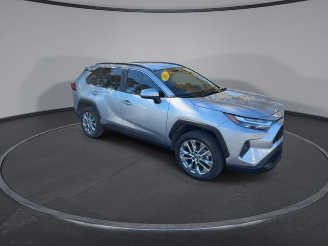 Used 2023 Toyota RAV4 XLE Premium image 4