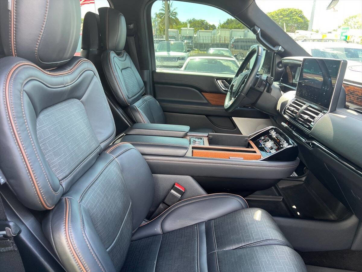 Used 2022 Lincoln Navigator Black Label image 8