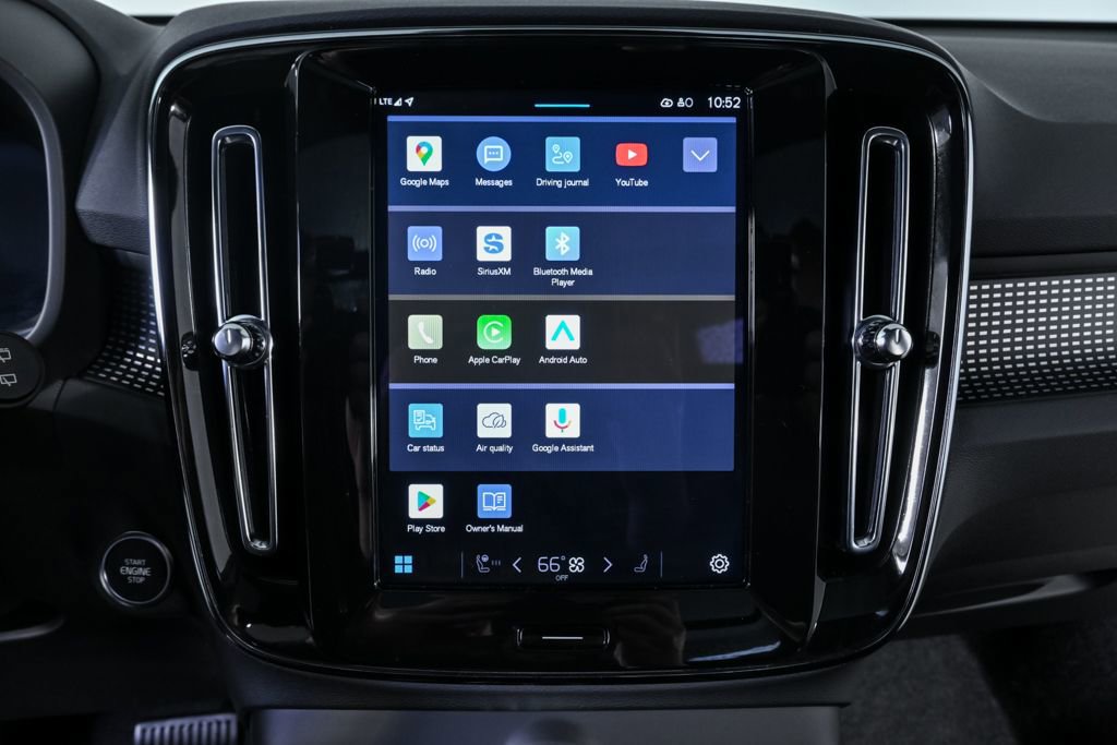 Certified 2025 Volvo XC40 B5 Plus image 15