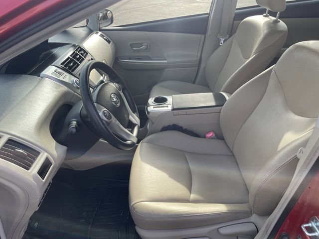 Used 2014 Toyota Prius V Five image 8
